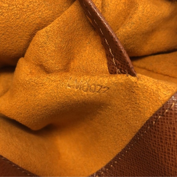 Louis Vuitton Musette Tango - Picture 8 of 12